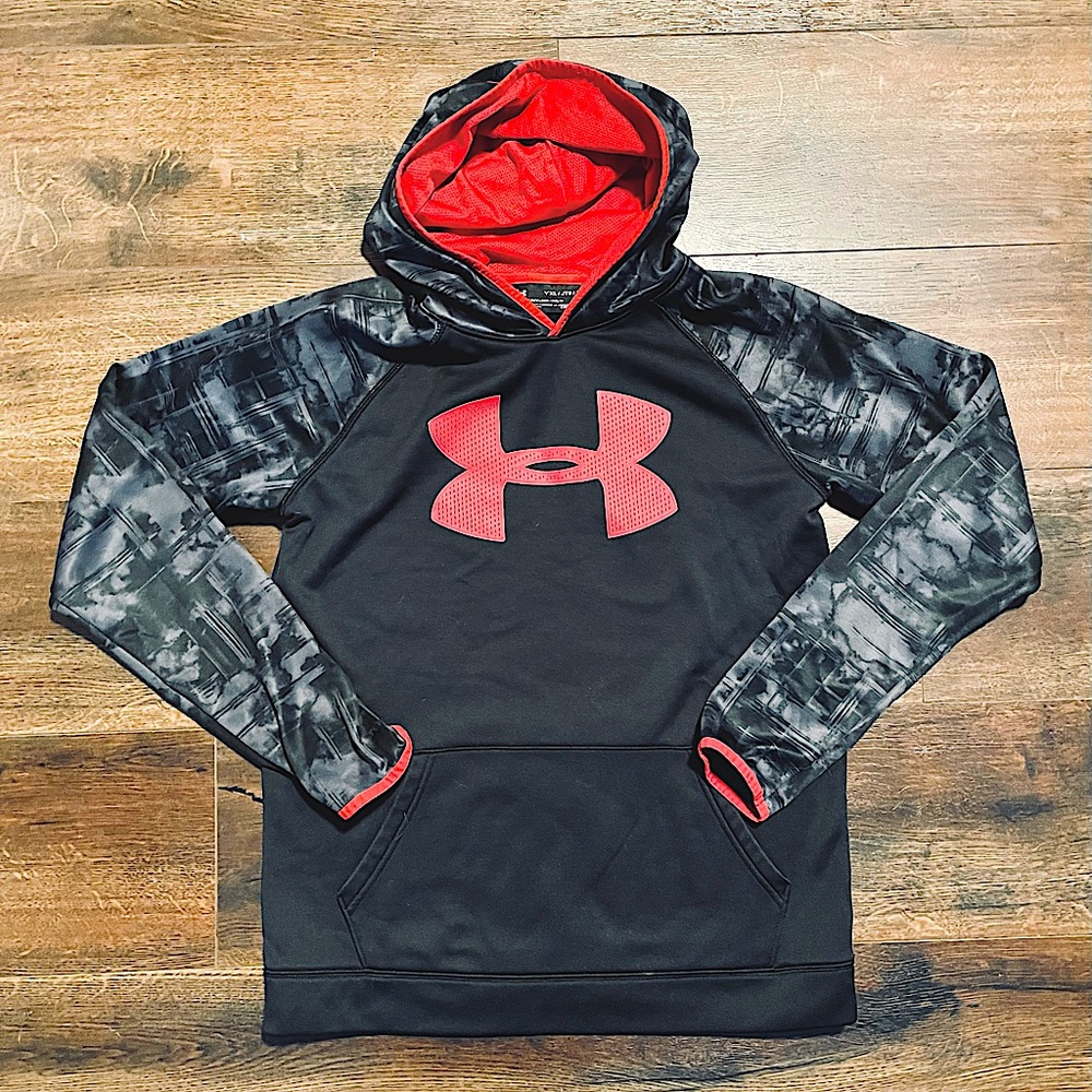 3/30$ EUC Under Armor hoodie
